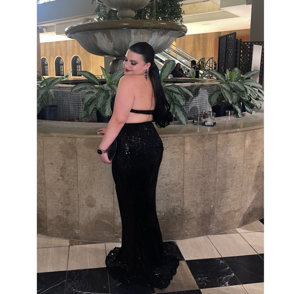 LOVE&LEMONADE-Mermaid Hem Backless Sequin Tube Dress| Size L - Picture 6 of 10